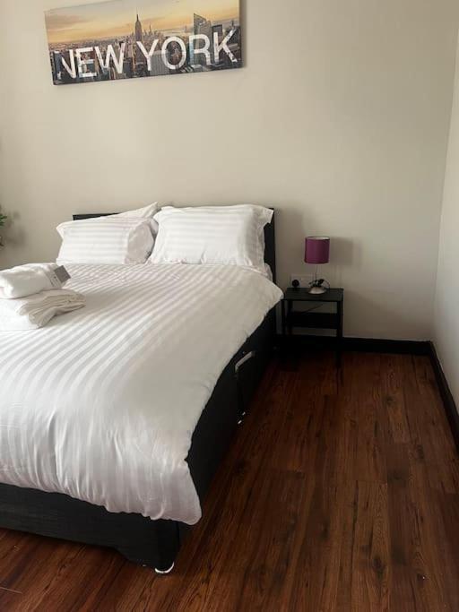 One Bedroom Apartment In Gorgie With New Central Heating System Эдинбург Экстерьер фото